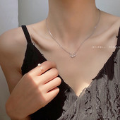 Γυναικείο κολιέ με λεπτή αλυσίδα και πέτρες