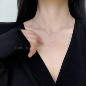 Κομψό γυναικείο κολιέ με μενταγιόν αστέρι σε ασημί χρώμα