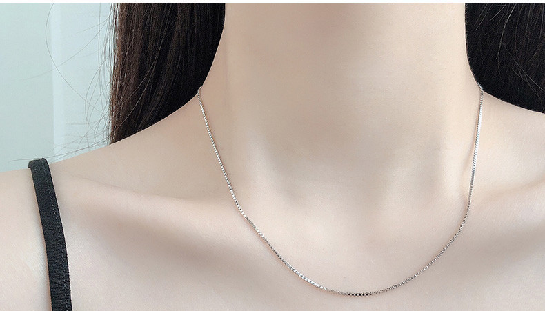 Γυναικείο κολιέ σε ασημί χρώμα σε τρία μοντέλα