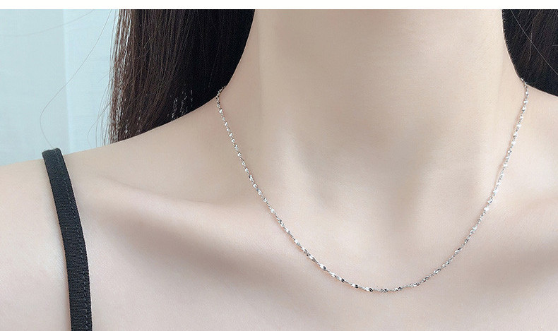 Γυναικείο κολιέ σε ασημί χρώμα σε τρία μοντέλα