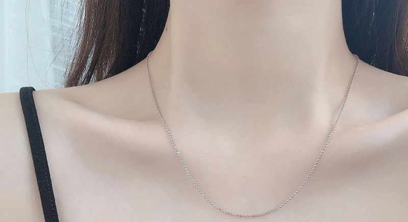 Γυναικείο κολιέ σε ασημί χρώμα σε τρία μοντέλα