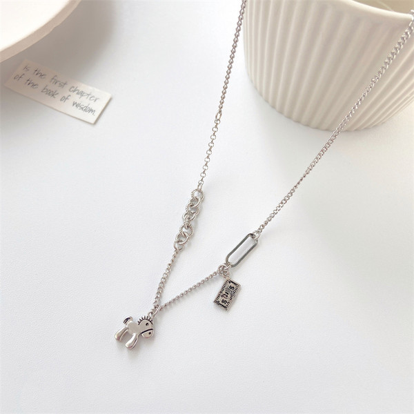 Γυναικείο καθημερινό ασημένιο κολιέ με μενταγιόν