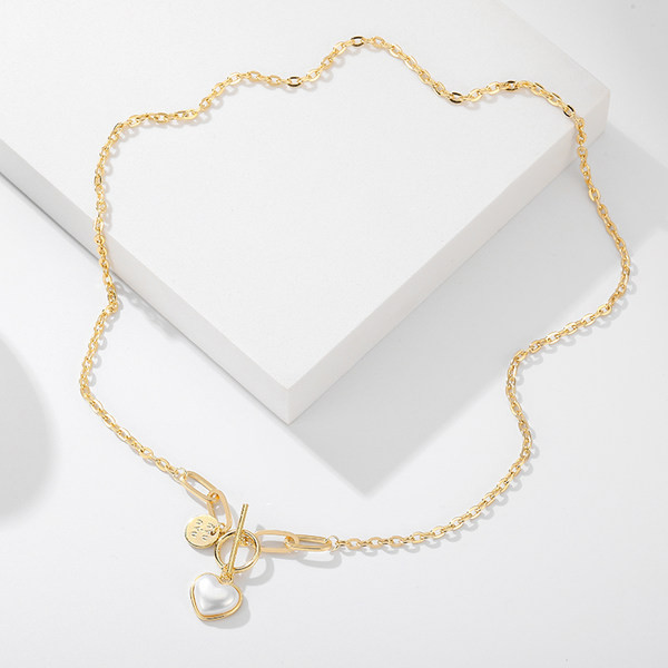 Νέο μοντέλο αλυσίδα σε χρυσό χρώμα με μενταγιόν