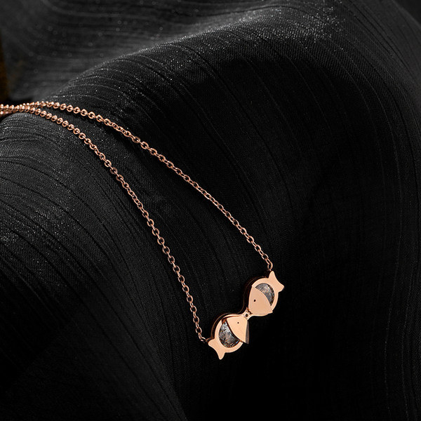 Γυναικεία αλυσίδα με μενταγιόν - χρυσό χρώμα