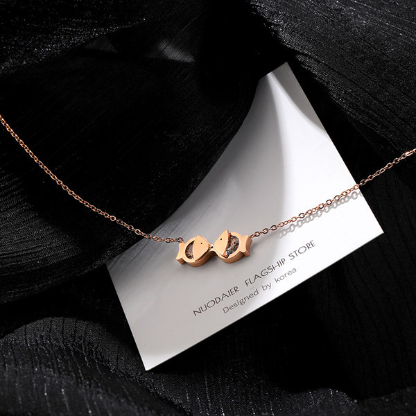 Γυναικεία αλυσίδα με μενταγιόν - χρυσό χρώμα