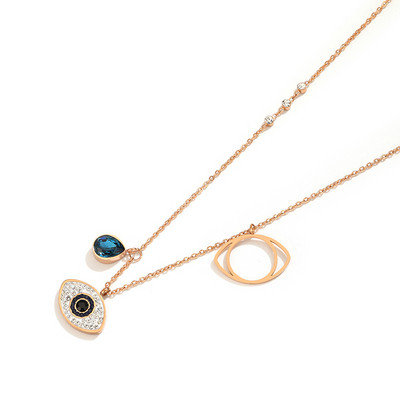 Μοντέρνο γυναικείο μενταγιόν με πέτρες και τρία μενταγιόν