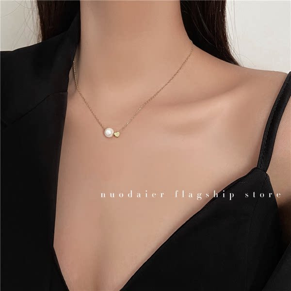 Γυναικεία αλυσίδα με διακόσμηση πέρλες