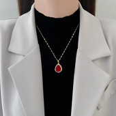 Νέο μοντέλο γυναικείο κολιέ με λεπτή αλυσίδα και πέτρα σε κόκκινο χρώμα