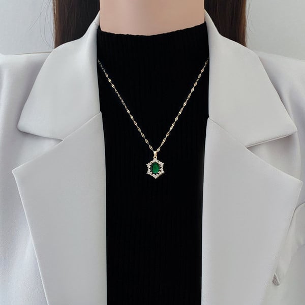 Μοντέρνο  γυναικείο κολιέ με διακοσμητική πέτρα