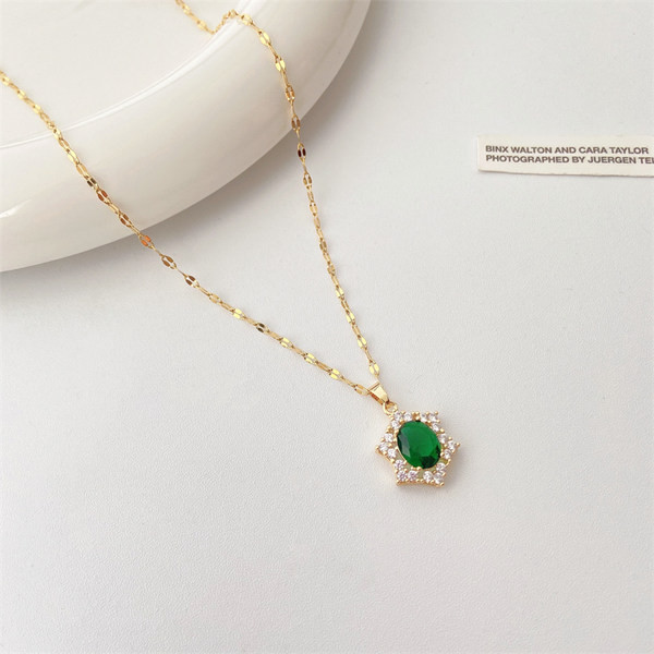 Μοντέρνο  γυναικείο κολιέ με διακοσμητική πέτρα