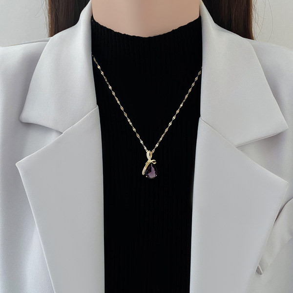 Γυναικείο κομψό κολιέ με πολύχρωμο μενταγιόν