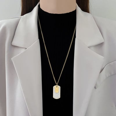 Γυναικεία λεπτή αλυσίδα σε χρυσό χρώμα με μενταγιόν