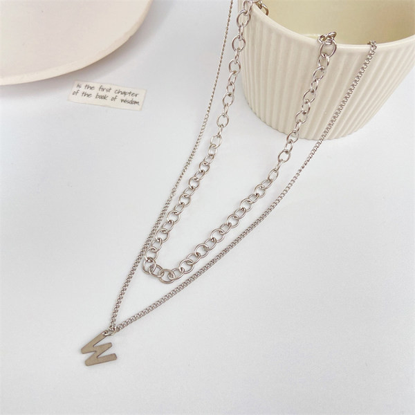 Ženska dvoredna ogrlica srebrne boje