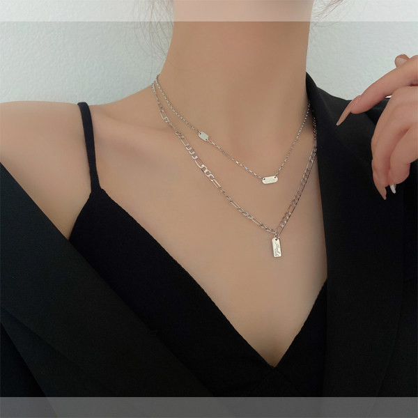 Γυναικείο κολιέ δύο σειρών σε ασημί χρώμα