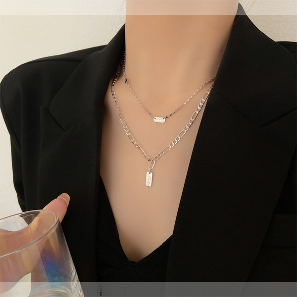 Γυναικείο κολιέ δύο σειρών σε ασημί χρώμα