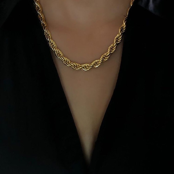 Стилно дамско колие  в два цвята