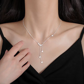 Γυναικείο κολιέ σε ασημί χρώμα και μενταγιόν με αστέρι