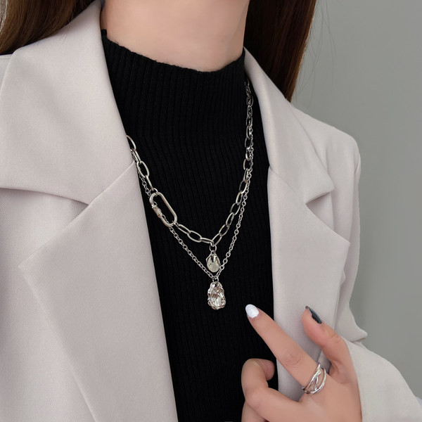 Γυναικεία αλυσίδα πολλαπλών σειρών σε ασημί χρώμα