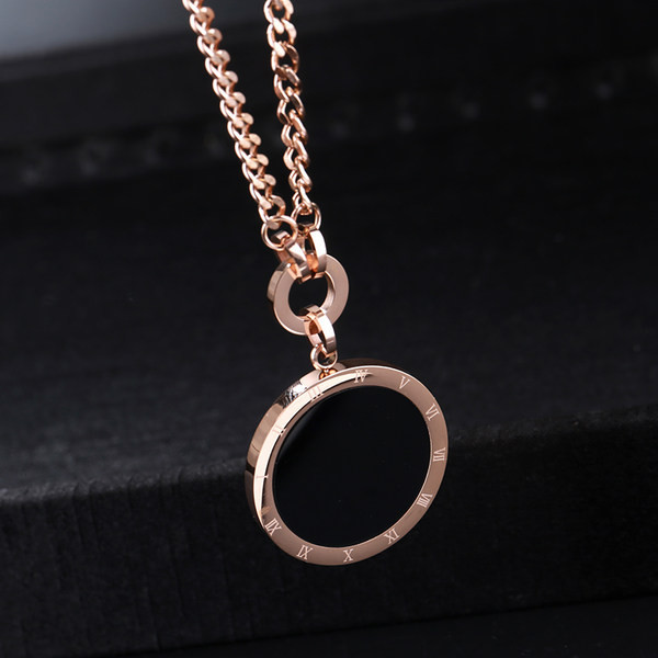 Γυναικείο ατσάλινο κολιέ με μενταγιόν σε χρυσό χρώμα