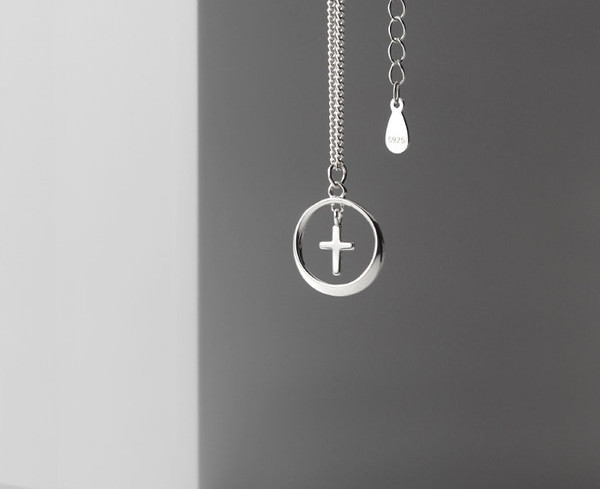 Μοντέρνο γυναικείο κολιέ λεπτό μοντέλο με μενταγιόν