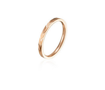 Дамски изчистен пръстен в златист цвят от стомана