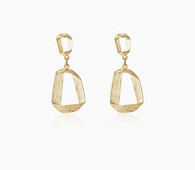 Κομψά γυναικεία σκουλαρίκια σε χρυσό χρώμα