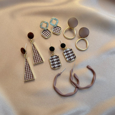 Γυναικεία σκουλαρίκια σε σετ πολλά μοντέλα