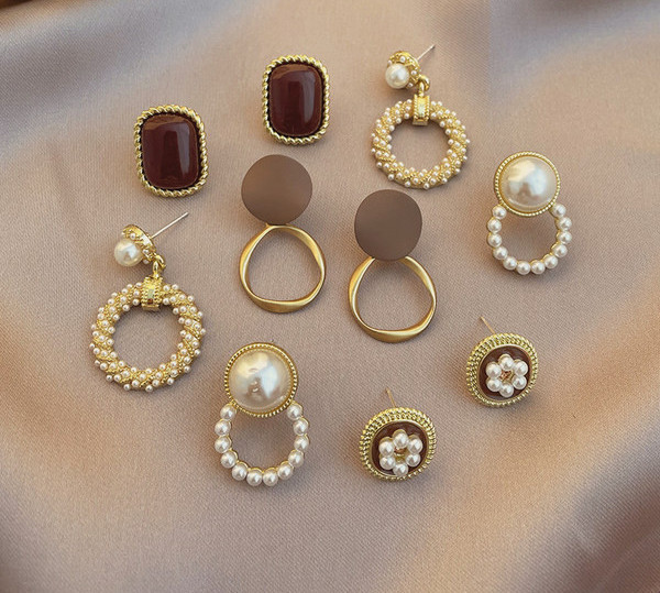 Γυναικεία σκουλαρίκια σε σετ πολλά μοντέλα
