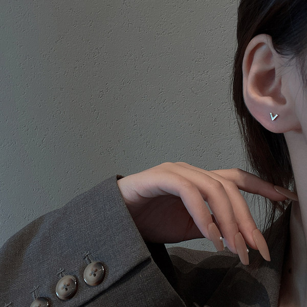 Κομψά γυναικεία σκουλαρίκια διαφορετικά μοντέλα