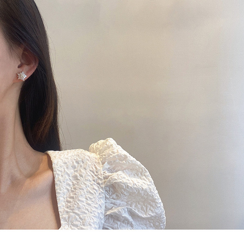 Дамско обеци цвете с декоративни камъни