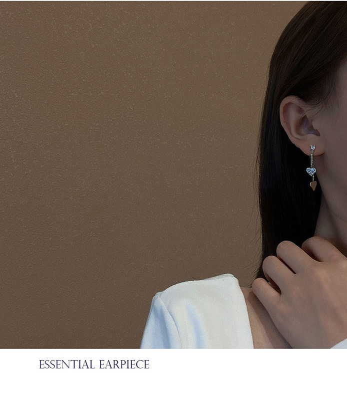 Ženske naušnice sa privjeskom u obliku srca i ukrasnim kamenčićima