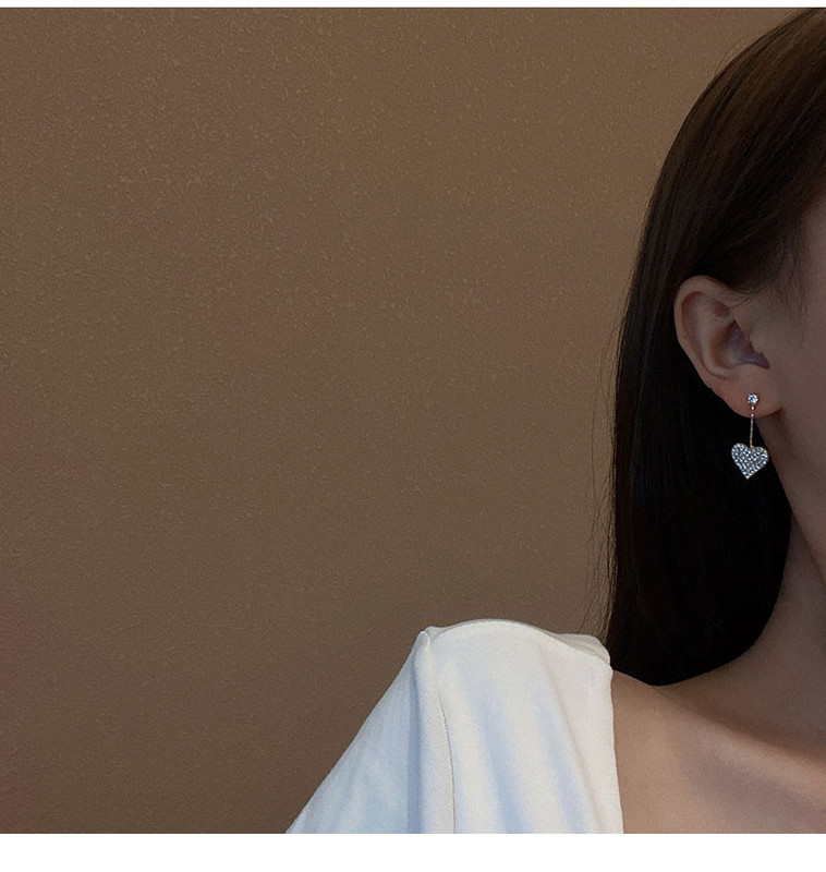 Ženske naušnice sa privjeskom u obliku srca i ukrasnim kamenčićima