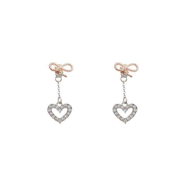 Μοντέρνα γυναικεία σκουλαρίκια με μενταγιόν καρδιά