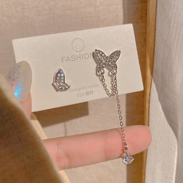 Γυναικεία σκουλαρίκια με πέτρες και αλυσίδα σε ασημί χρώμα