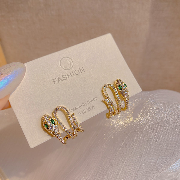 Ženske naušnice sa kamenčićima u obliku zmije