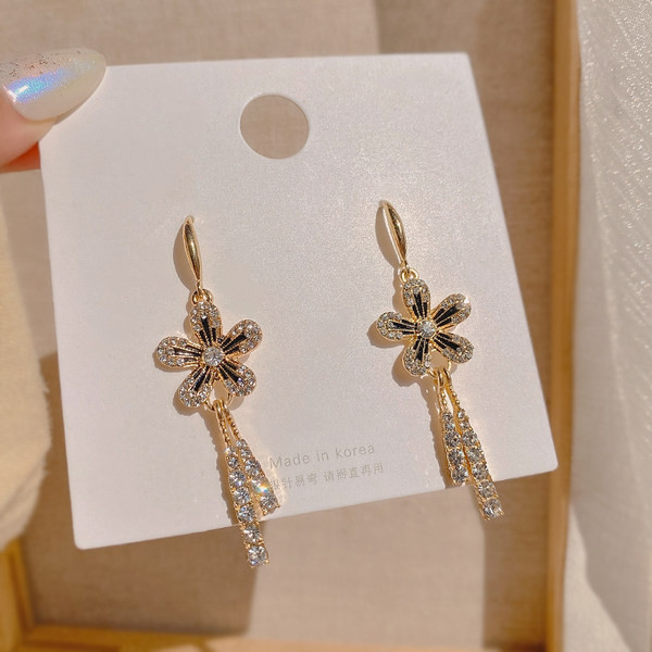 Ženske viseće naušnice ukrašene kamenčićima