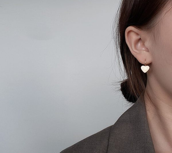 Ženske naušnice sa privjeskom u obliku srca