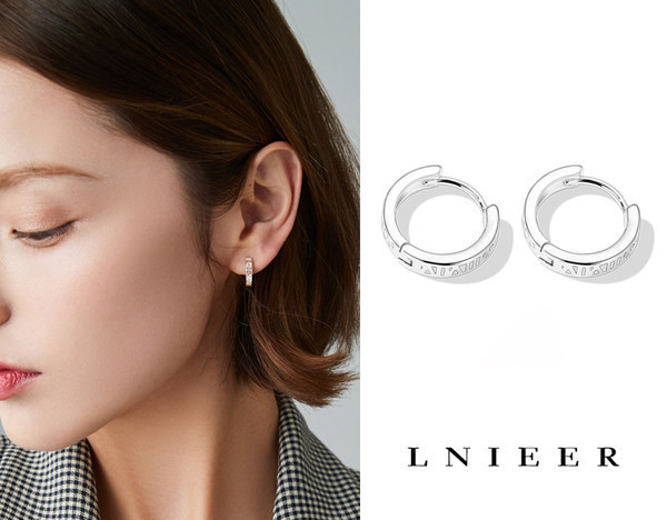 Ženske naušnice i prstenje u dvije boje