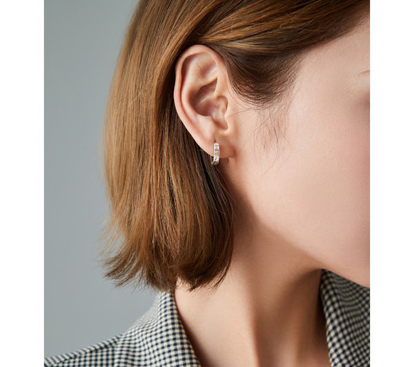 Ženske naušnice i prstenje u dvije boje