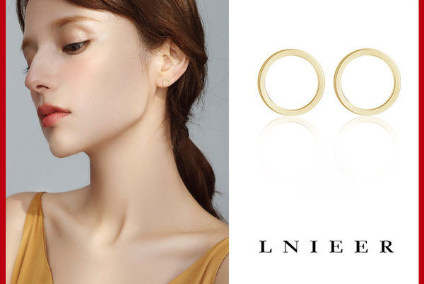 Okrugle ženske naušnice u zlatnoj boji