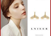 Γυναικεία μοντέρνα σκουλαρίκια με πέτρες σε δύο χρώματα