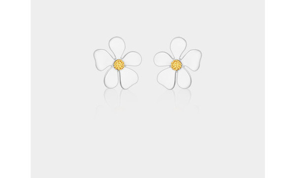 Novi model ženskih naušnica u obliku cvijeta bijele boje