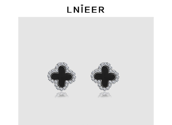 Moderne naušnice sa kamenčićima - crne boje