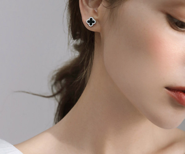 Moderne naušnice sa kamenčićima - crne boje