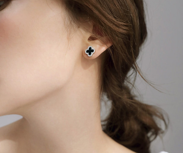 Moderne naušnice sa kamenčićima - crne boje