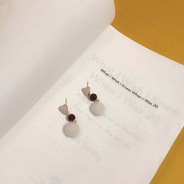 Висящи дамски обици с пух