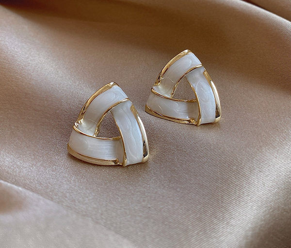 Ženske moderne trokutaste naušnice jednobojni model