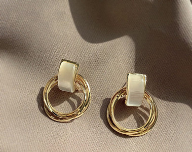 Γυναικεία σκουλαρίκια με κρίκους - χρυσό χρώμα