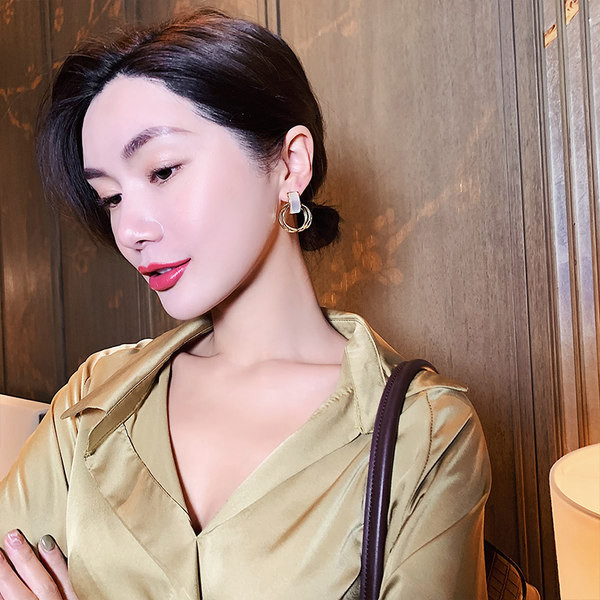 Γυναικεία σκουλαρίκια με κρίκους - χρυσό χρώμα