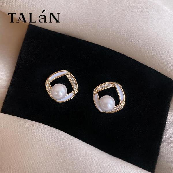 Male ženske naušnice zlatne boje sa biserima i kamenčićima